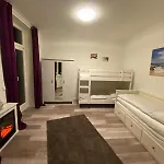 N A U T I C A - Ruhige Maritime Ferienwohnung Mit Balkon Familienfreundlich
