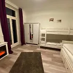 N A U T I C A - Ruhige Maritime Ferienwohnung Mit Balkon Familienfreundlich