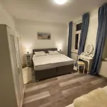N A U T I C A - Ruhige Maritime Ferienwohnung Mit Balkon Familienfreundlich